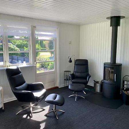 Gemuetliches-ferienhaus-mit-niedlichem-anbau *