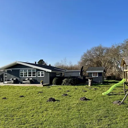 Holiday home Gemuetliches-ferienhaus-mit-niedlichem-anbau *