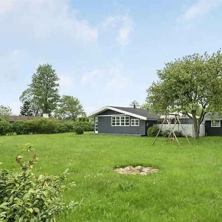 Gemuetliches-ferienhaus-mit-niedlichem-anbau *