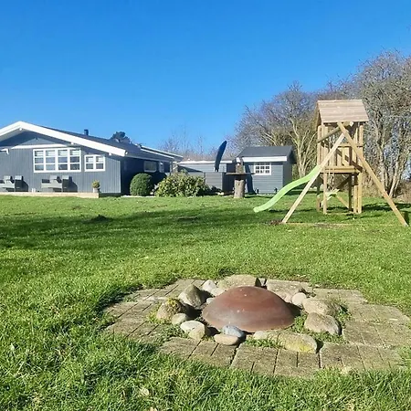 Gemütliches Mit Niedlichem Anbau Skovbyballe