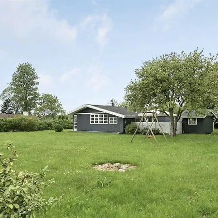Familienferienhaus-mit-ofen-spielturm-und-zwei-terrassen Dom wakacyjny *