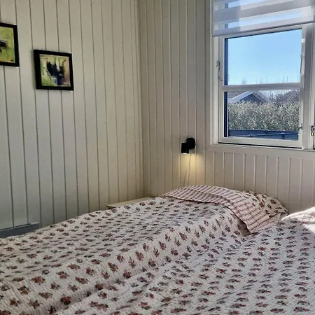 Familienferienhaus-Mit-Ofen-Spielturm-Und-Zwei-Terrassen Holiday home