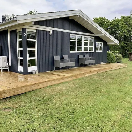 Familienferienhaus-Mit-Ofen-Spielturm-Und-Zwei-Terrassen Holiday home Skovbyballe