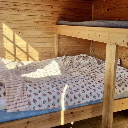 Familienferienhaus-Mit-Ofen-Spielturm-Und-Zwei-Terrassen