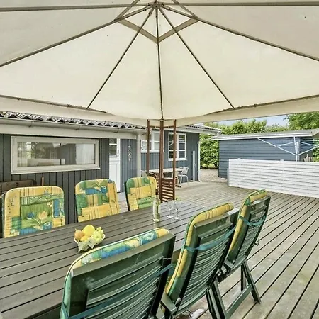 Holiday home Familienferienhaus-Mit-Ofen-Spielturm-Und-Zwei-Terrassen *