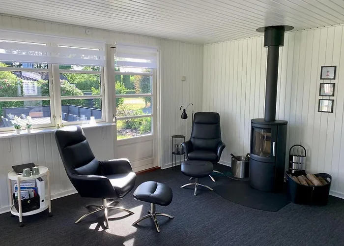 Gemuetliches-ferienhaus-mit-niedlichem-anbau *